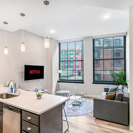 Heart Of Dt - Pool & Steam At Playhouse Square 315 Apartment Cleveland Exterior photo