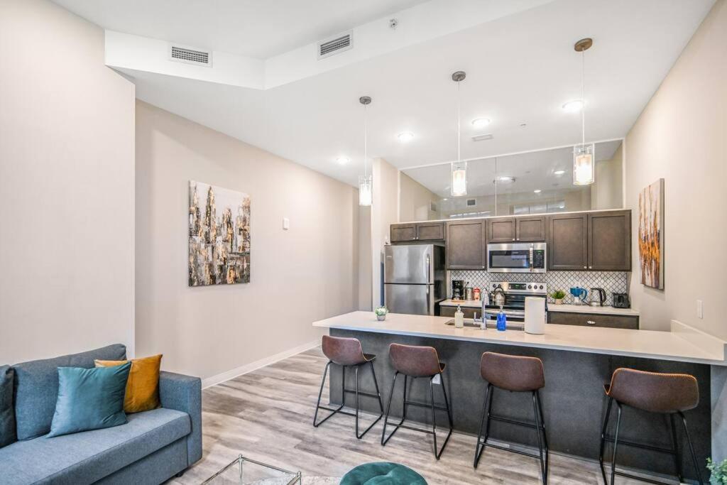 Heart Of Dt - Pool & Steam At Playhouse Square 315 Apartment Cleveland Exterior photo